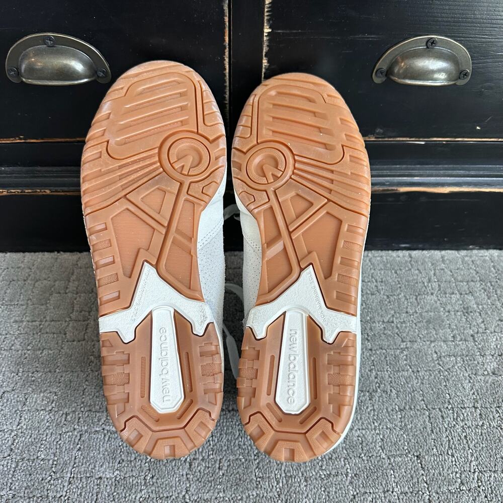 New Balance 10 Women’s 550 Sneaker - Picture 4 of 4